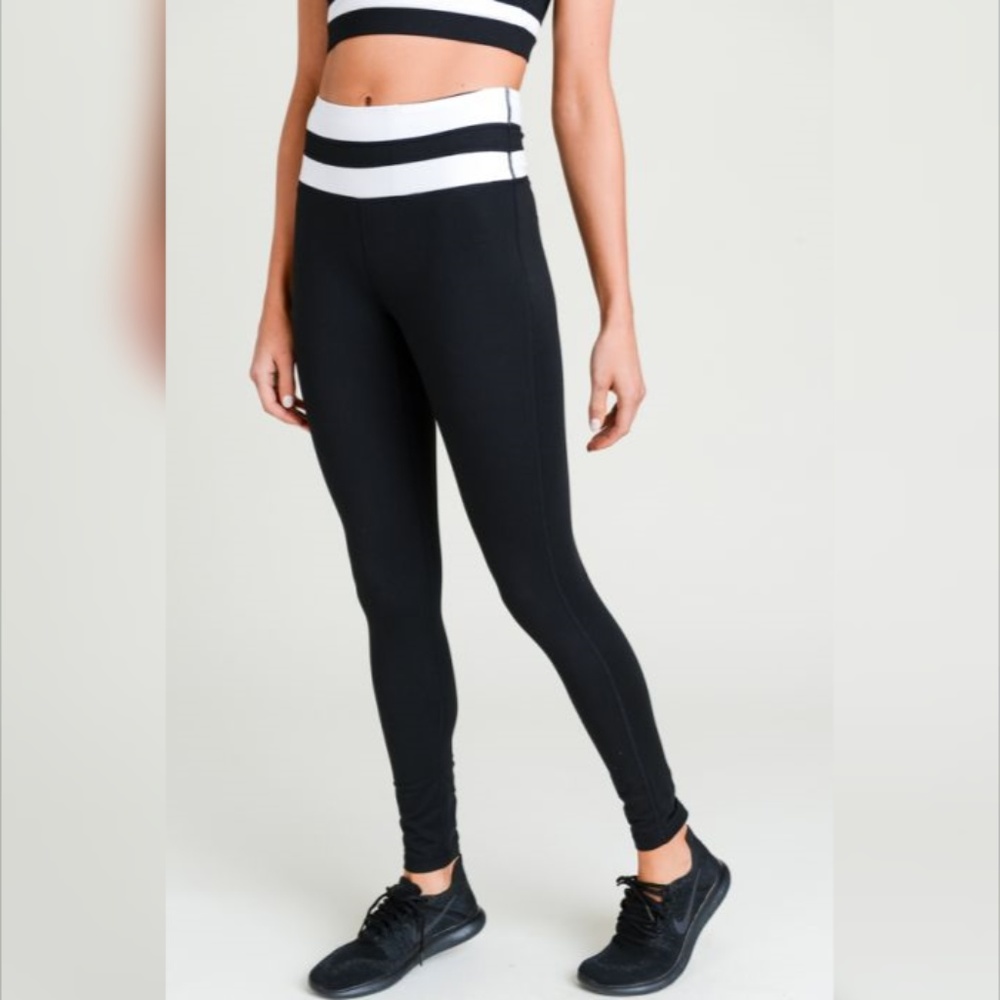 Highwaist Black-White Stripe Full Leggings